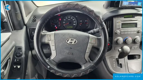 HYUNDAI STAREX 11-SEATER WAGON