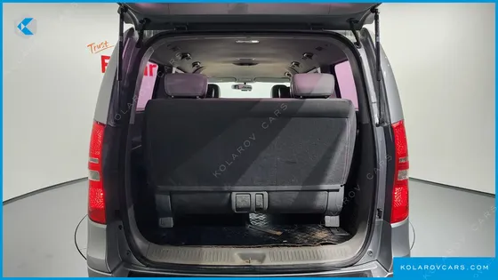 HYUNDAI STAREX 11-SEATER WAGON
