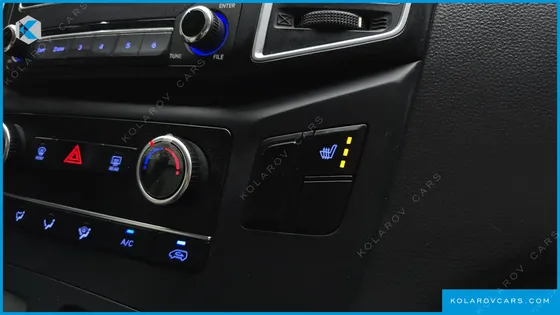 HYUNDAI STAREX 5-SEATER VAN