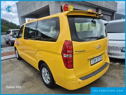 HYUNDAI STAREX GUARD CAR OF CHILDREN