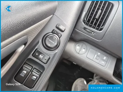 HYUNDAI STAREX GUARD CAR OF CHILDREN
