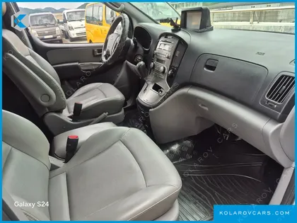 HYUNDAI STAREX 11-SEATER WAGON HVX