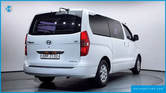 HYUNDAI STAREX 5-SEATER VAN