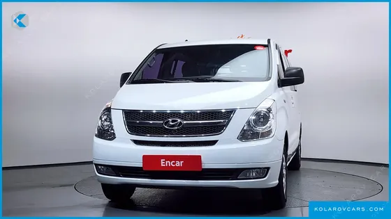HYUNDAI STAREX 5-SEATER VAN