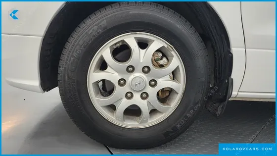 HYUNDAI STAREX 5-SEATER VAN