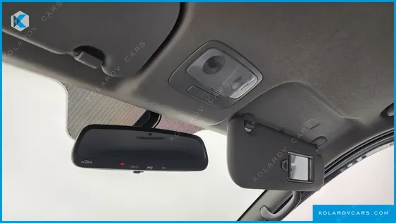 HYUNDAI STAREX 5-SEATER VAN
