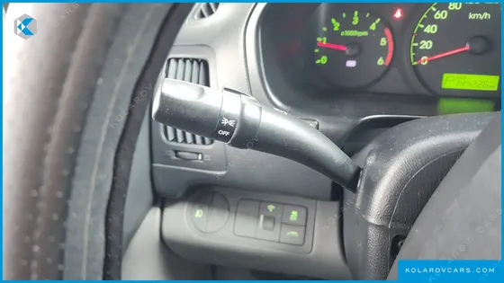HYUNDAI STAREX 5-SEATER VAN