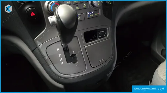 HYUNDAI STAREX 11-SEATER WAGON HVX