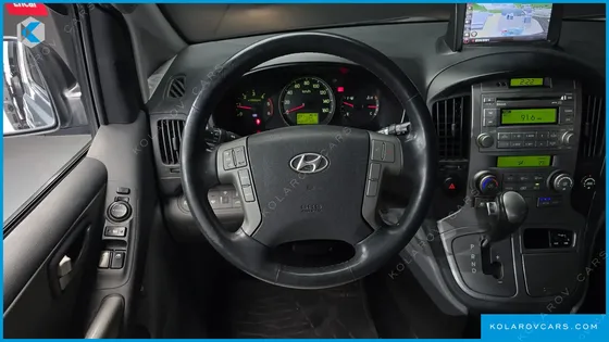 HYUNDAI STAREX 11-SEATER WAGON HVX