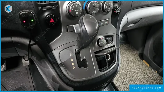 HYUNDAI STAREX 4WD GUARD CAR OF CHIDREN