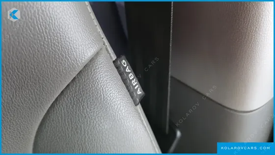 HYUNDAI STAREX 5-SEATER VAN