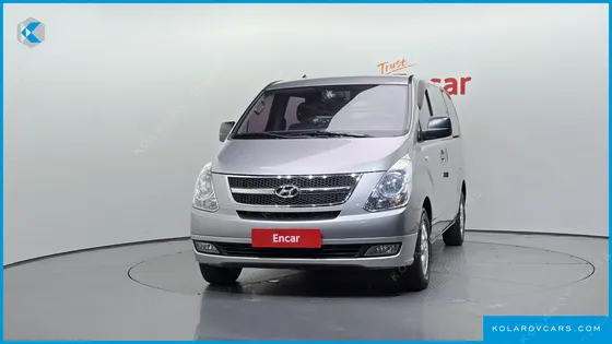 HYUNDAI STAREX 5-SEATER VAN