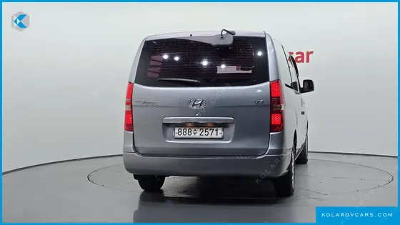 HYUNDAI STAREX 5-SEATER VAN