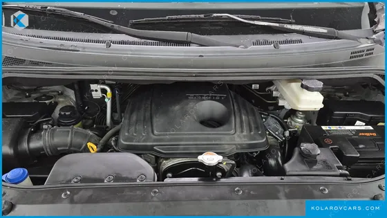 HYUNDAI STAREX 5-SEATER VAN