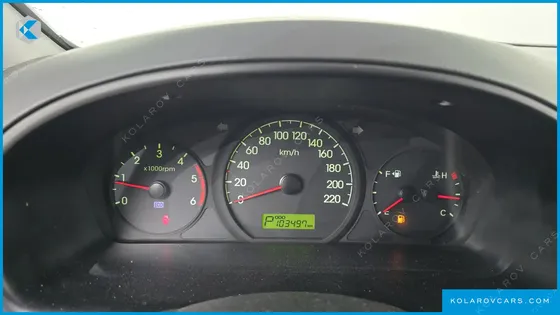 HYUNDAI STAREX 5-SEATER VAN