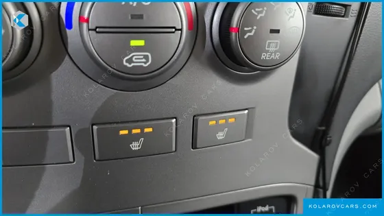 HYUNDAI STAREX 5-SEATER VAN