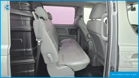 HYUNDAI STAREX 5-SEATER VAN