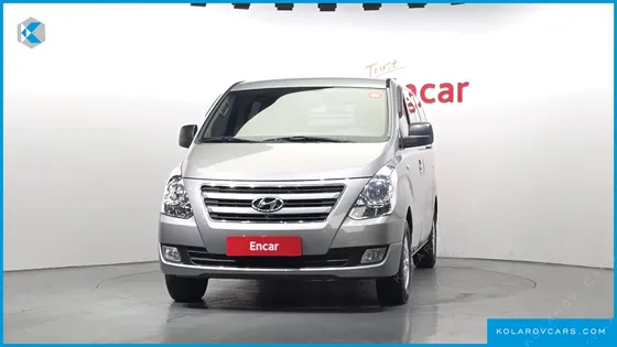 HYUNDAI STAREX 5-SEATER VAN