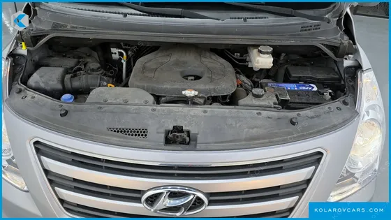 HYUNDAI STAREX 5-SEATER VAN