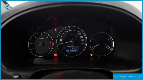HYUNDAI STAREX 5-SEATER VAN