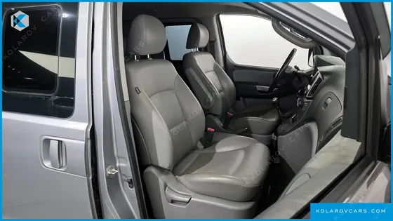 HYUNDAI STAREX 5-SEATER VAN