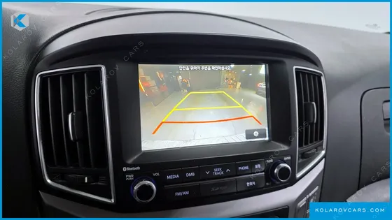 HYUNDAI STAREX 5-SEATER VAN