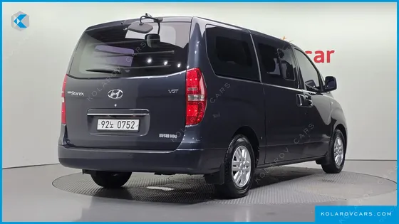 HYUNDAI STAREX 5-SEATER VAN