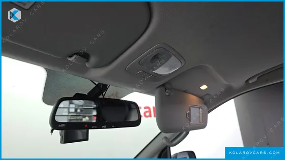 HYUNDAI STAREX 5-SEATER VAN