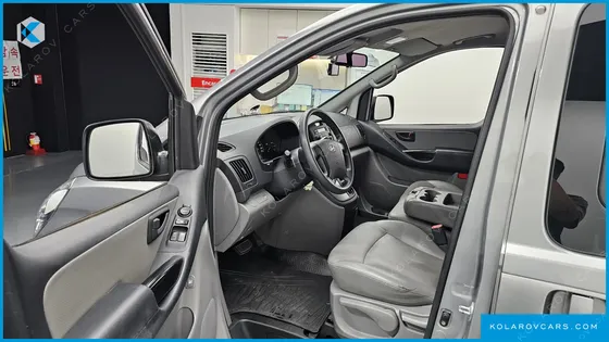 HYUNDAI STAREX 12-SEATER WAGON