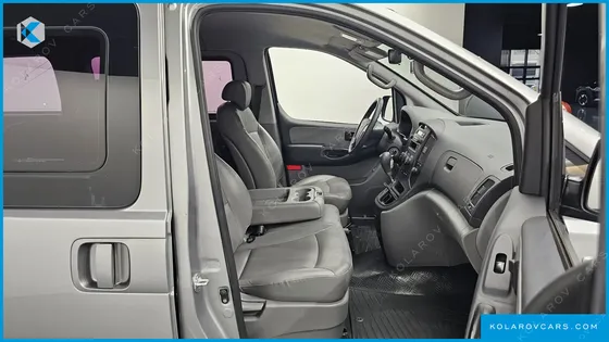 HYUNDAI STAREX 12-SEATER WAGON