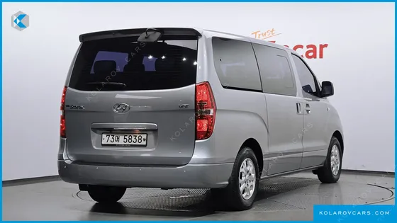 HYUNDAI STAREX 12-SEATER WAGON