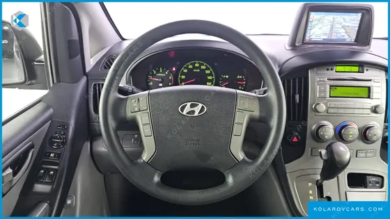 HYUNDAI STAREX 12-SEATER WAGON