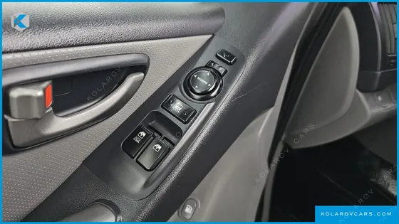 HYUNDAI STAREX 12-SEATER WAGON