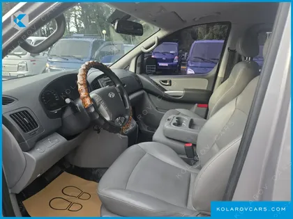 HYUNDAI STAREX 12-SEATER WAGON