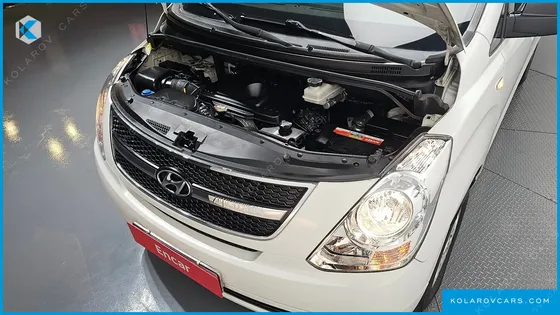 HYUNDAI STAREX 11-SEATER WAGON
