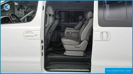 HYUNDAI STAREX 11-SEATER WAGON