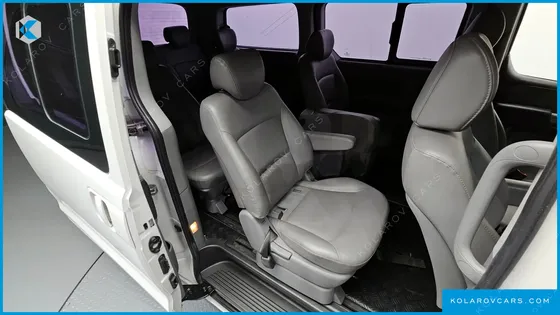 HYUNDAI STAREX 11-SEATER WAGON