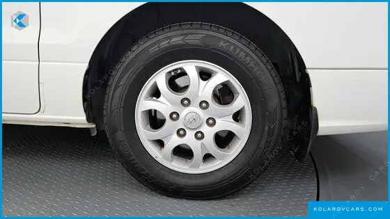 HYUNDAI STAREX 11-SEATER WAGON