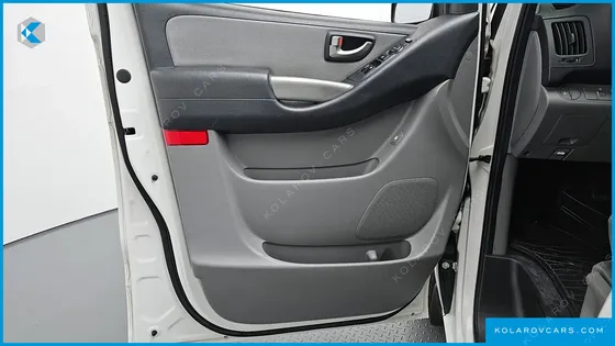 HYUNDAI STAREX 11-SEATER WAGON