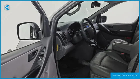 HYUNDAI STAREX 12-SEATER WAGON