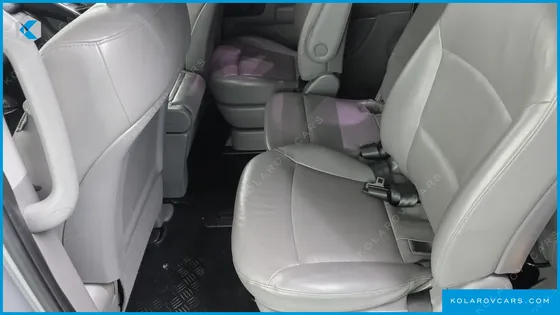 HYUNDAI STAREX 12-SEATER WAGON
