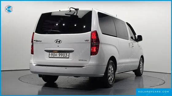 HYUNDAI STAREX 5-SEATER VAN