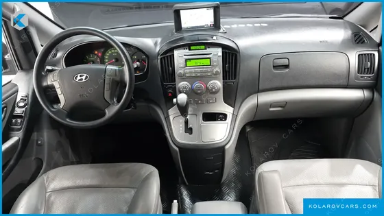 HYUNDAI STAREX 5-SEATER VAN