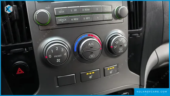 HYUNDAI STAREX 5-SEATER VAN
