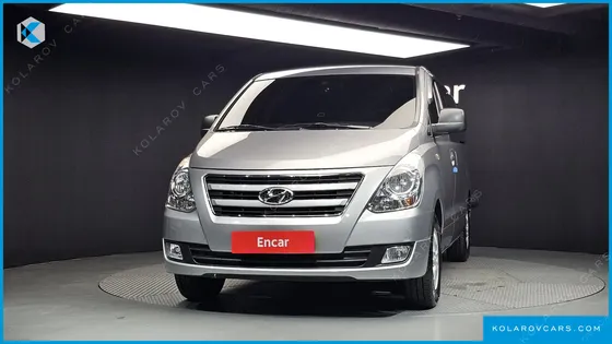 HYUNDAI STAREX 5-SEATER VAN