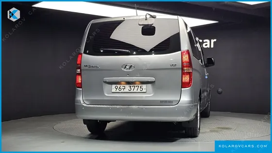 HYUNDAI STAREX 5-SEATER VAN