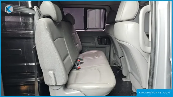 HYUNDAI STAREX 5-SEATER VAN