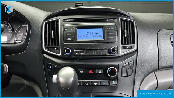 HYUNDAI STAREX 5-SEATER VAN