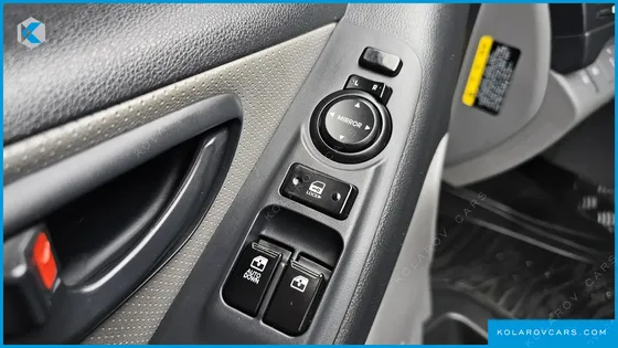 HYUNDAI STAREX 5-SEATER VAN
