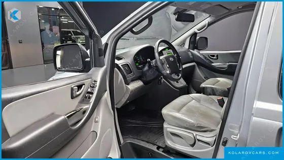 HYUNDAI STAREX 11-SEATER WAGON